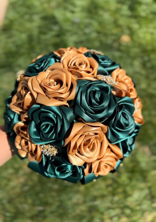 Eternal Rose Bouquet|Quinceañera Ramo| Bouquet|Rose Bouquet|Flower Bouquet|Wedding|Sweet 16| Quinceañera|Rosas|Green and Gold Bouquet|Favors