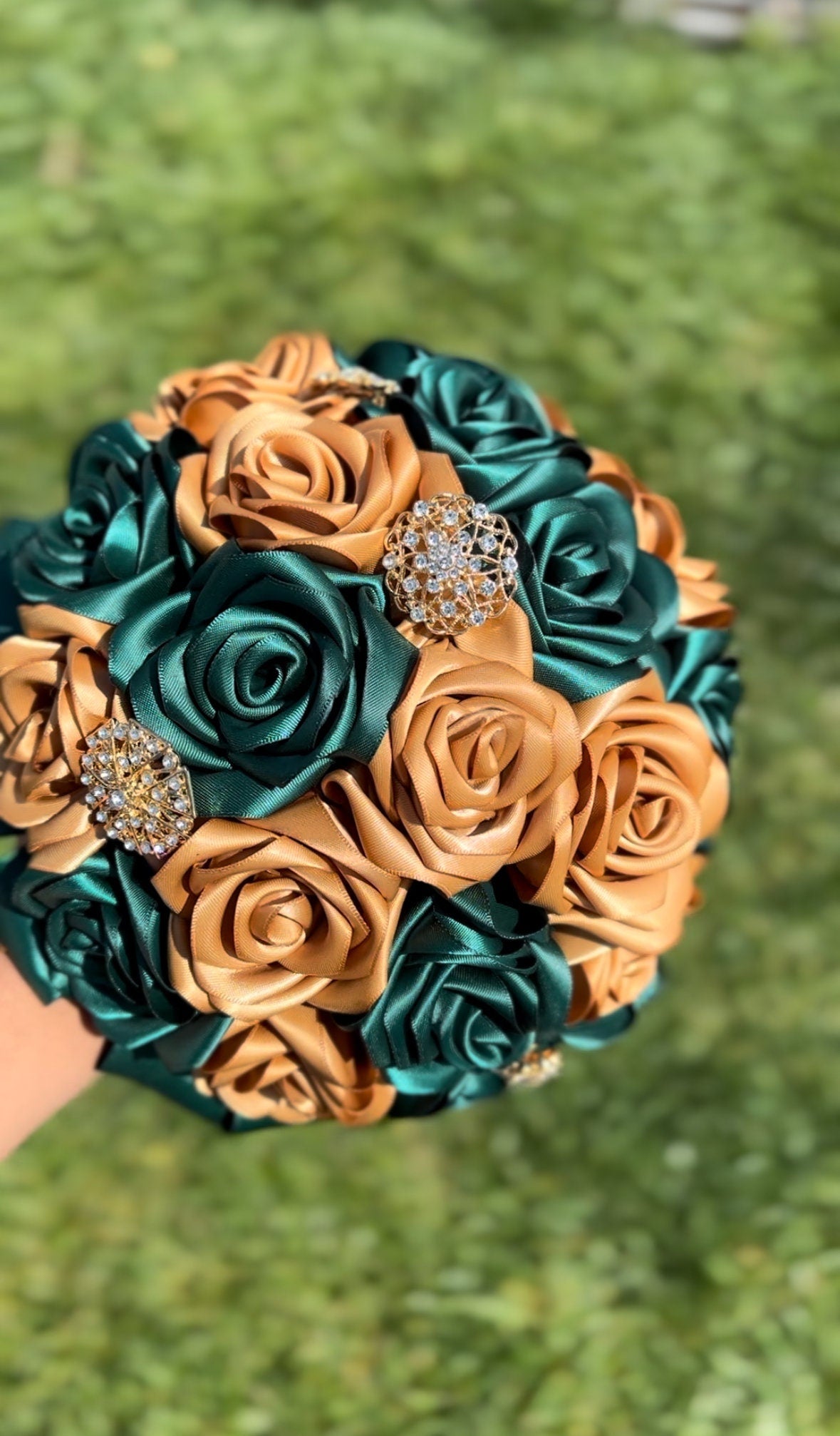 Eternal Rose Bouquet|Quinceañera Ramo| Bouquet|Rose Bouquet|Flower Bouquet|Wedding|Sweet 16| Quinceañera|Rosas|Green and Gold Bouquet|Favors