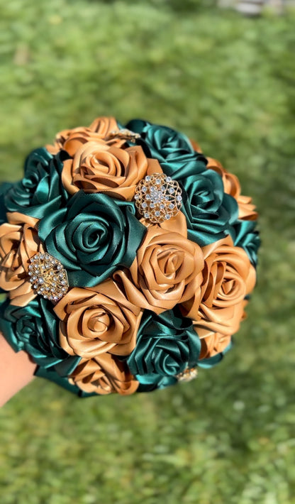 Eternal Rose Bouquet|Quinceañera Ramo| Bouquet|Rose Bouquet|Flower Bouquet|Wedding|Sweet 16| Quinceañera|Rosas|Green and Gold Bouquet|Favors